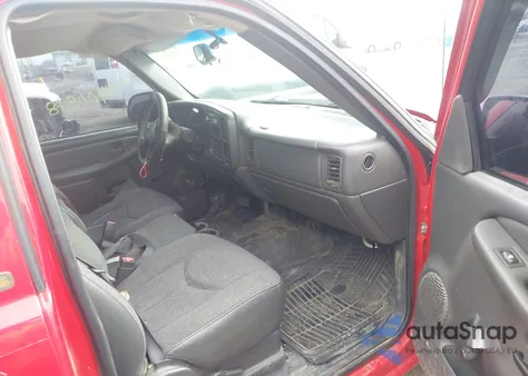 2003 Chevrolet Silverado 1500 z USA, uszkodzony, nr VIN 1GCEC14X43Z284937